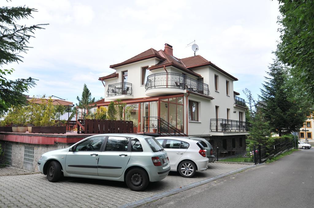 Iskra Bed & Breakfast 3*
