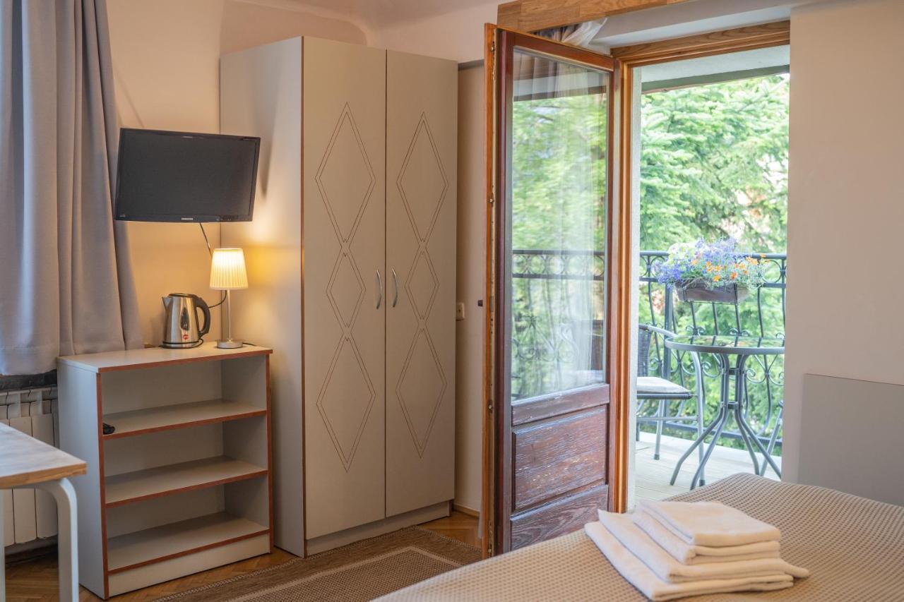 Iskra Bed & Breakfast 3*